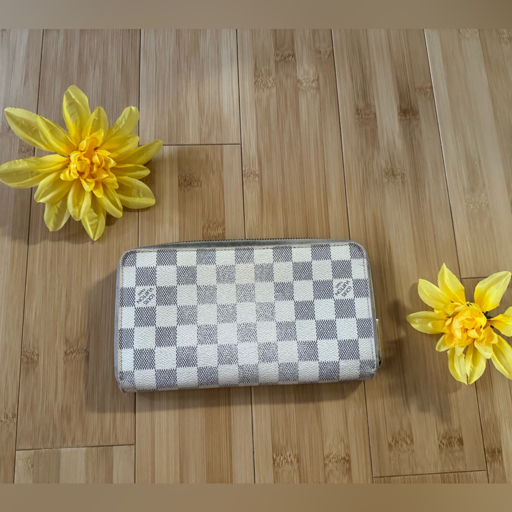 Louis Vuitton Azur zippy organizer travel wallet